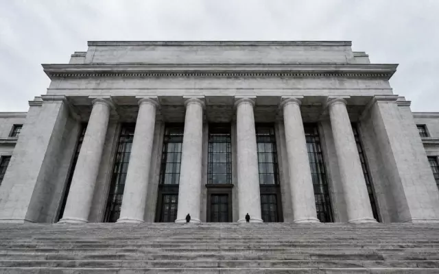 ФРС США сохранила ставку на уровне 3,75–4% годовых после заседания