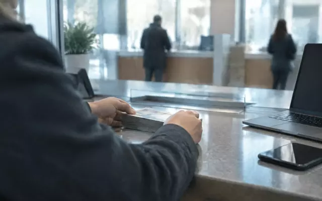 Российские банки блокируют переводы на криптобиржи СНГ после внесения наличных